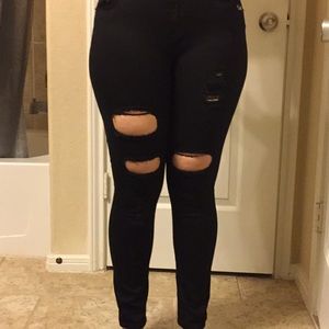 Distressed black Skinny Jeans